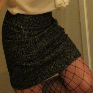 Calvin Klein "Nubby" Wool Blend Black & White Mini Skirt, size 4